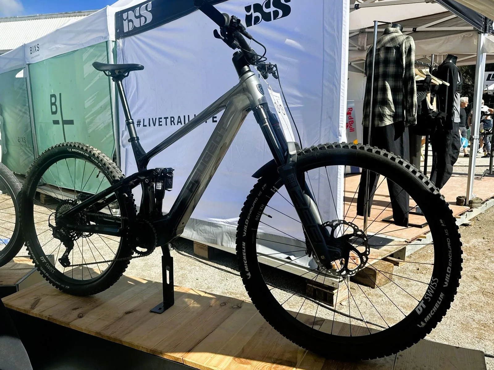 Gamme de vélos électriques Peugeot Cycles 2027 présentée au Roc d'Azur à Fréjus