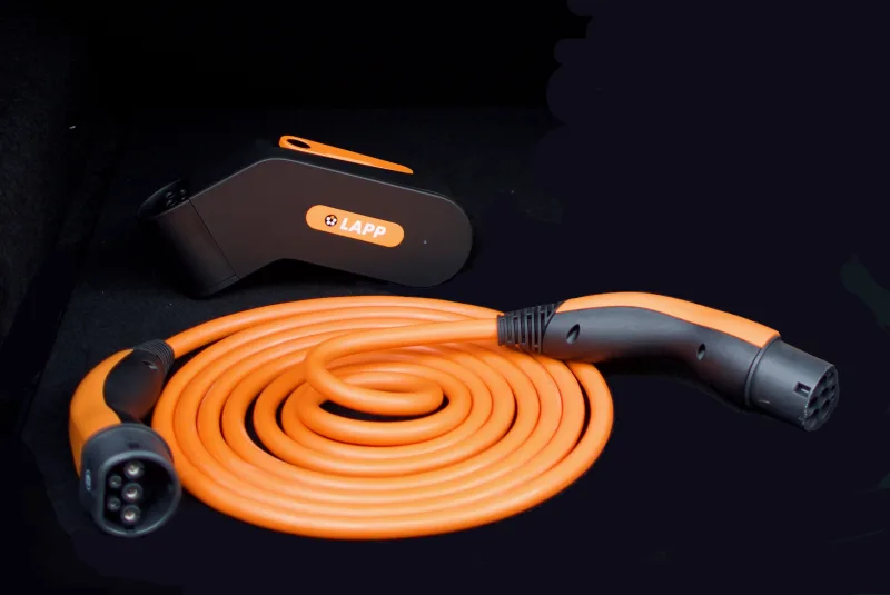 Mobility Dock et câble de recharge Type 2 orange enroulé