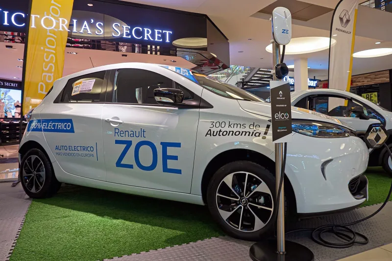 Renault Zoé en stationnement