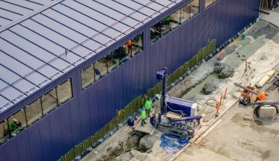 Chantier de forage géothermique de Dig Energy au siège de Suffolk Construction à Boston