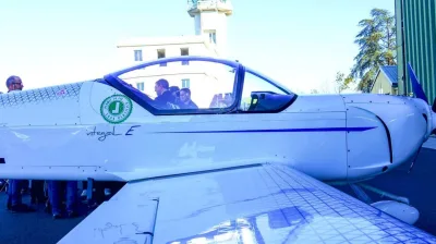 Avion électrique biplace INTEGRAL E d'Aura Aero