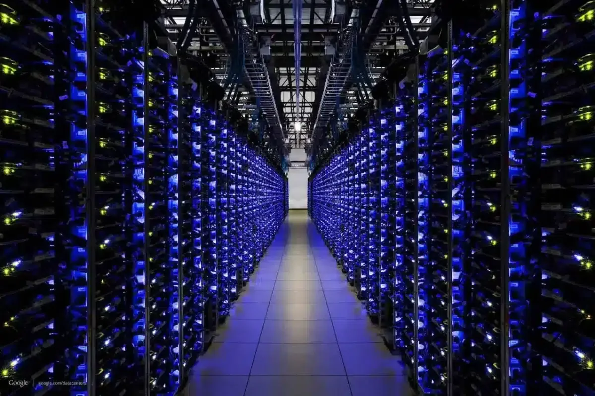 Illustration d'un datacenter et de l'électricité qui l'alimente